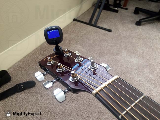 Tuner Clipped on my Guitar - MightyExpert